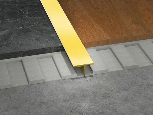 Ngói đồng thau hình chữ T Trang trí chống ăn mòn cao 1,8m Cầu thang ngoài trời