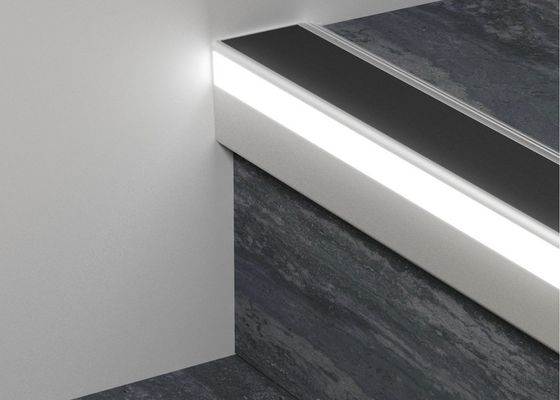 Dải chống trượt cầu thang bằng hợp kim nhôm tạo hiệu ứng hình ảnh đẹp mắt