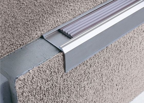 Tấm thảm nhôm Grace Surface Trim Tấm thảm cạnh cầu thang bằng nhôm