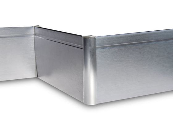 Tấm ốp chân tường bằng nhôm được đánh bóng bằng nhôm