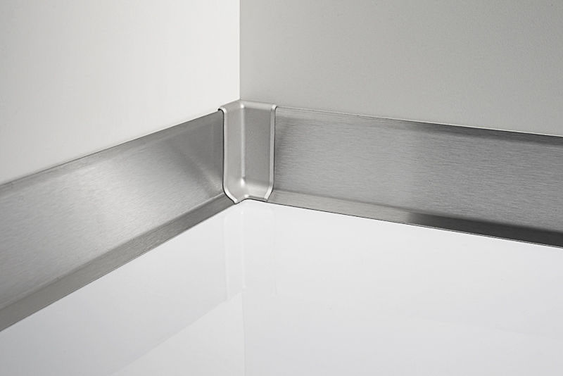 Bảng ốp chân tường bằng nhôm nhà bếp