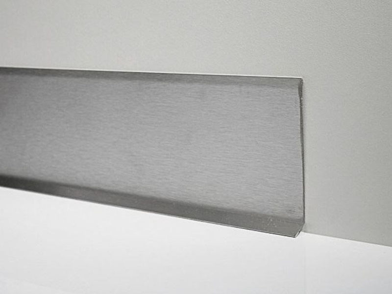 Bảng ốp chân tường bằng nhôm nhà bếp