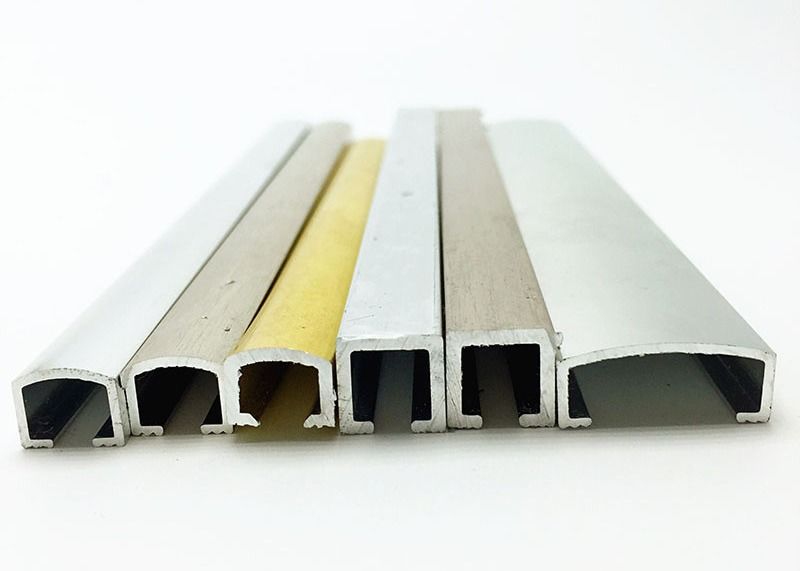 Hồ sơ đùn nhôm Các tính năng chính và xử lý bề mặt Dải trang trí cạnh gạch men