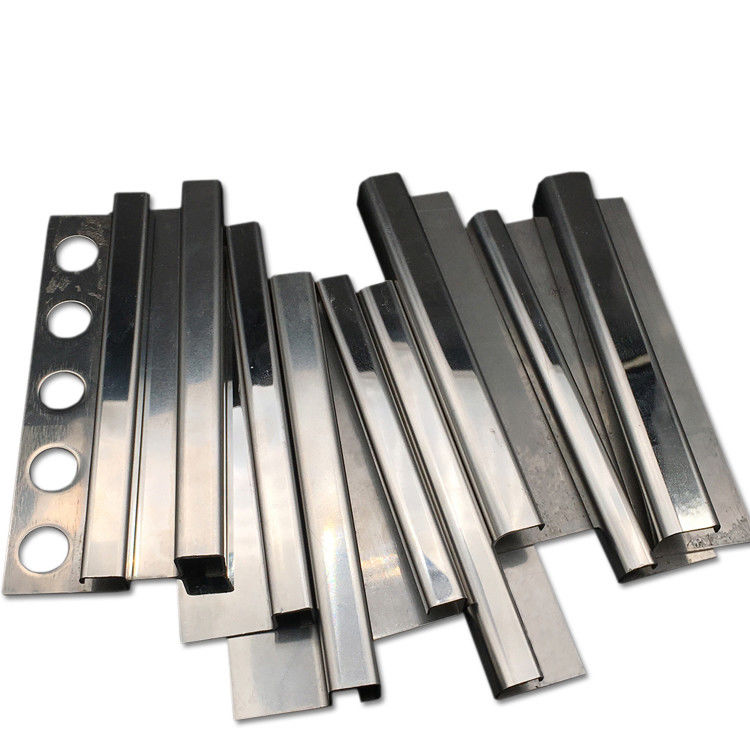 Ngói chuyển tiếp Dải hình vuông được chải bằng thép không gỉ Trang trí gạch 10mm